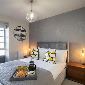 Apartment Elliot Oliver - Modern 2 Bedroom Town Centre 